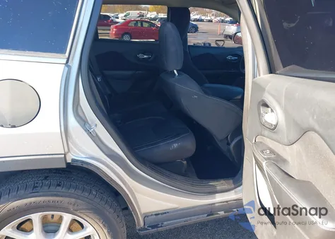 2015 Jeep Cherokee Latitude z USA, uszkodzony, nr VIN 1C4PJMCB1FW785084